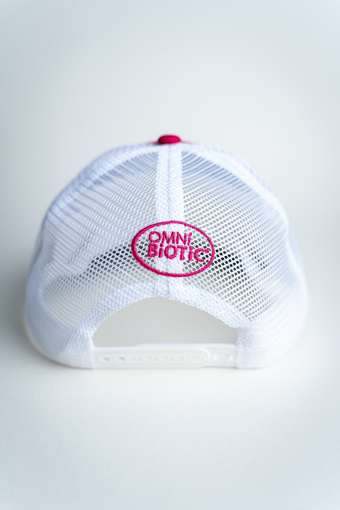 OMNi-BiOTiC® Boco Technical Trucker Cap magenta/weiß